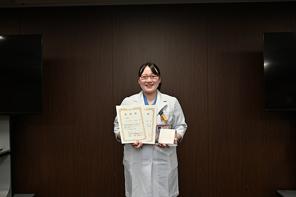 令和6年度医科研修医・歯科研修医・薬剤師レジデント修了式／令和6年度ベスト研修医等授与式3