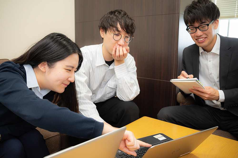 写真:モニタリング室_業務