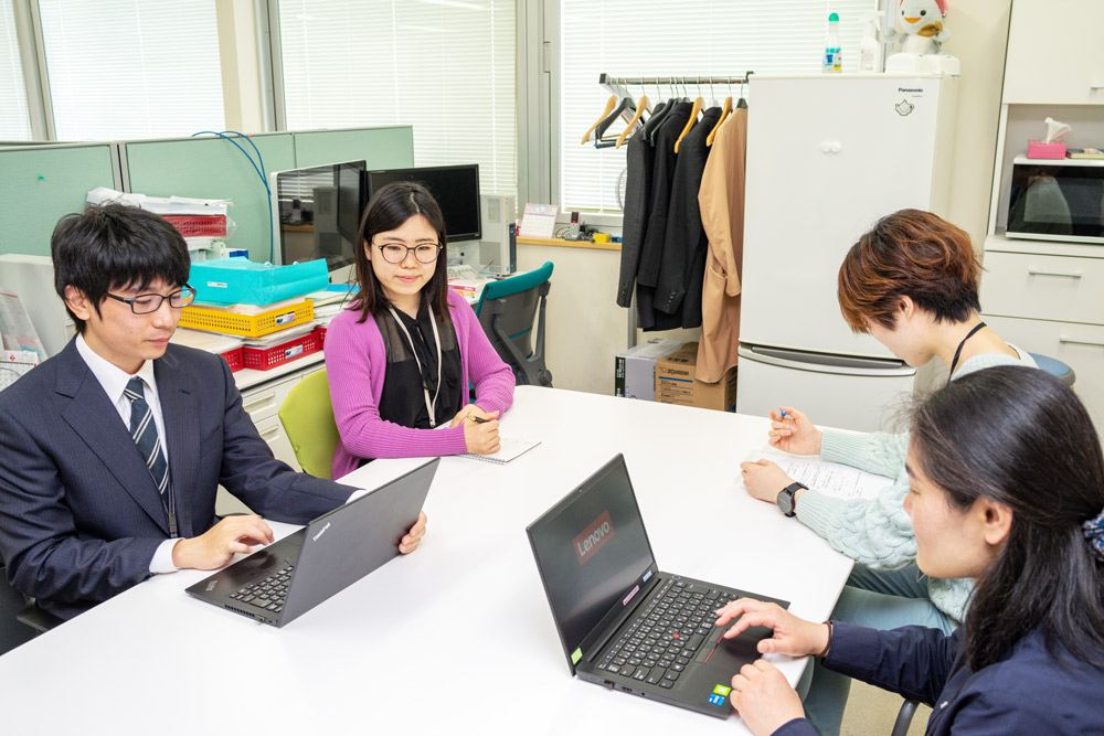 写真:企画担当_業務