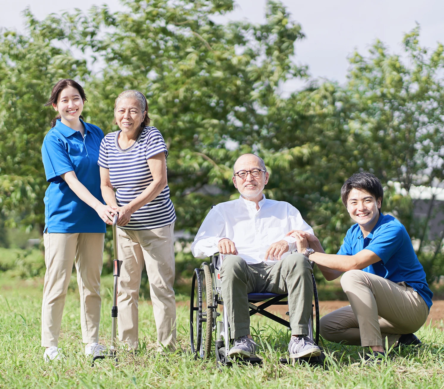 ジョギングする男女の健康的なライフスタイルイメージ