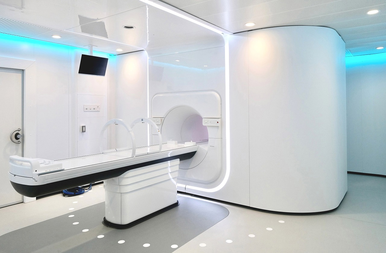 写真：高精度放射線治療装置「MRリニアック」