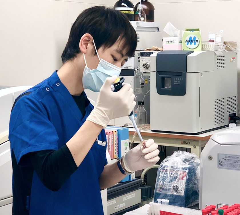 薬剤師による血液検体の前処理